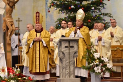 6 stycznia 2021 r., w Uroczystość Objawienia Pańskiego, o godz. 12.00 w katedrze rzeszowskiej została odprawiona Msza św. w intencji bp. Kazimierza Górnego i bp. Edwarda Białogłowskiego, którzy przeżywali kolejno 36. i 33. rocznicę konsekracji biskupich. Mszy św. przewodniczył bp Jan Wątroba. Eucharystię koncelebrował bp Górny, bp Białogłowski i siedemnastu księży. fot. ks. Tomasz Nowak