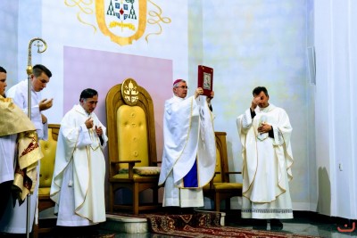 W sierpniu Mszy Świętej przewodniczył bp Jan Wątroba, a różaniec przygotowali księża i wierni z parafii Matki Bożej Królowej Polski w Matysówce i Wniebowzięcia Najświętszej Maryi Panny na Osiedlu Zalesie w Rzeszowie. fot. Andrzej Kotowicz