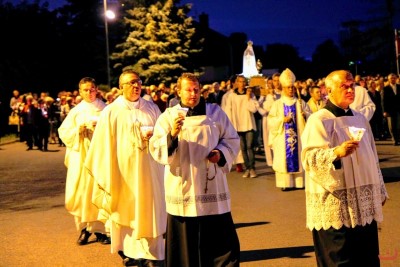 W sierpniu Mszy Świętej przewodniczył bp Jan Wątroba, a różaniec przygotowali księża i wierni z parafii Matki Bożej Królowej Polski w Matysówce i Wniebowzięcia Najświętszej Maryi Panny na Osiedlu Zalesie w Rzeszowie. fot. Andrzej Kotowicz