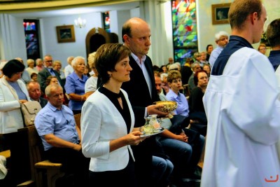 W sierpniu Mszy Świętej przewodniczył bp Jan Wątroba, a różaniec przygotowali księża i wierni z parafii Matki Bożej Królowej Polski w Matysówce i Wniebowzięcia Najświętszej Maryi Panny na Osiedlu Zalesie w Rzeszowie. fot. Andrzej Kotowicz