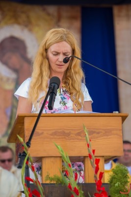 27 sierpnia 2017 r. do Parku Papieskiego przy Katedrze w Rzeszowie przyjechało 83 delegacje z dożynkowymi wieńcami. Mszy Świętej dożynkowej przewodniczył biskup rzeszowski Jan Wątroba. W koncelebrze uczestniczyli infułaci: ks. Stanisław Mac, ks. Wiesław Szurek oraz dziewiętnastu kapłanów. fot. Fotografiarzeszow