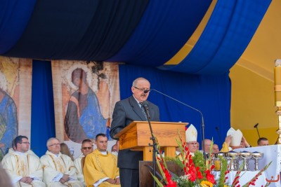 27 sierpnia 2017 r. do Parku Papieskiego przy Katedrze w Rzeszowie przyjechało 83 delegacje z dożynkowymi wieńcami. Mszy Świętej dożynkowej przewodniczył biskup rzeszowski Jan Wątroba. W koncelebrze uczestniczyli infułaci: ks. Stanisław Mac, ks. Wiesław Szurek oraz dziewiętnastu kapłanów. fot. Fotografiarzeszow