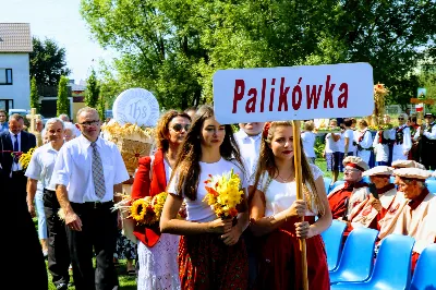 W niedzielę 25.08.2019 r. przy Katedrze Rzeszowskiej odbyły się Dożynki Diecezjalne. Do Parku Papieskiego przyjechało 73 delegacje z wieńcami dożynkowymi. fot. Andrzej Kotowicz