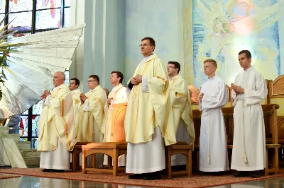 W piątek 8 czerwca obchodziliśmy Uroczystość Najświętszego Serca Pana Jezusa. Jest to nasze święto patronalne złączone z możliwością zyskania odpustu zupełnego. Uroczystej sumie odpustowej przewodniczył bp Kazimierz Górny. Kaznodzieją odpustowym był ks. Mieczysław Lignowski. fot. Joanna Prasoł