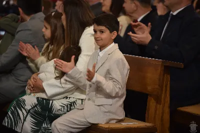 18 maja 2025 r., w katedrze rzeszowskiej celebrowano Eucharystię z okazji 25. rocznicy przyjęcia sakry biskupiej przez bp. Jana Wątrobę. Mszy św. przewodniczył Biskup Rzeszowski, zaś w koncelebrze wzięli udział: abp Józef Michalik, abp Adam Szal, bp Edward Białogłowski, bp Kazimierz Górny, bp Stanisław Jamrozek, bp Marian Rojek, bp Jan Śrutwa oraz kilkudziesięciu kapłanów. W Eucharystii uczestniczyły liczne delegacje osób życia konsekrowanego, przedstawiciele instytucji, fundacji i stowarzyszeń kościelnych. W katedrze rzeszowskiej obecni byli również parlamentarzyści sejmu i senatu, władze wojewódzkie, samorządowe, władze Rzeszowa, rektorzy wyższych uczelni, dyrektorzy instutucji regionalnych, kuratorium oświaty, a także szpitali. Homilię wygłosił bp Edward Białogłowski, biskup pomocniczy senior, który podkreślił, że świętowanie srebrnego jubileuszu Biskupa Rzeszowskiego wpisuje się w przeżywanie Roku Świętego, ale także kolejną rocznicę urodzin św. Jana Pawła II, rocznicę bitwy pod Monte Cassino, inaugurację pontyfikatu Ojca Świętego Leona XIV oraz rocznicę beatyfikacji Józef Sebastiana Pelczara. Na zakończenie liturgii Karolina i Dariusz Kosakowie z dziećmi, jako przedstawiciele diecezjan, przekazali życzenia Jubilatowi. W uroczystej liturgii wzięło udział kilkuset muzyków, chórzystów i członków orkiestr, którzy brali udział w projekcie „Podkarpacie śladami św. Jana Pawła II”. Przedsięwzięcie zostało zorganizowane przez Polski Związek Chórów i Orkiestr – Oddział w Rzeszowie. fot. ks. Jakub Oczkowicz