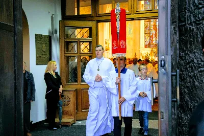 Mszy Świętej przewodniczył ks. Jerzy Buczek. Homilię wygłosił ks. Tomasz Bać. Śpiew prowadził chór Alba Cantans, którym dyrygowała Kornelia Ignas.