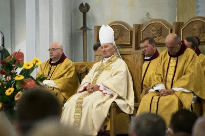 W niedzielę 7 czerwca podczas Mszy Świętej o godz. 12.00 we wspólnocie parafialnej dziękowaliśmy Panu Bogu za 60 lat kapłaństwa ks. inf. Stanisława Maca - pierwszego proboszcza i budowniczego naszej Katedry. fot. Joanna Prasoł, Andrzej Kotowicz