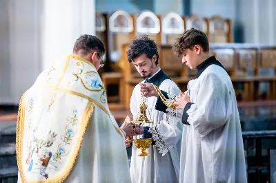 W czwartek (7 grudnia) w wigilię Niepokalanego Poczęcia NMP modliliśmy się śpiewem Akatystu ku czci Bogurodzicy. Śpiew prowadziła Katedralna Schola Liturgiczna pod dyrekcją ks. Juliana Wybrańca. Nabożeństwu przewodniczył ks. Jakub Oczkowicz.
fot. Tomasz Chrobak