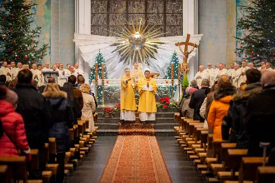 W poniedziałek 27 grudnia 2021 r. w naszej Katedrze duchowni i świeccy modlili się w intencji bpa Jana Wątroby w dniu imienin.  fot. Paulina Lęcznar