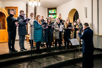 W czwartek (7 grudnia) w wigilię Niepokalanego Poczęcia NMP modliliśmy się śpiewem Akatystu ku czci Bogurodzicy. Śpiew prowadziła Katedralna Schola Liturgiczna pod dyrekcją ks. Juliana Wybrańca. Nabożeństwu przewodniczył ks. Jakub Oczkowicz.
fot. Tomasz Chrobak