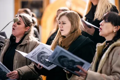 W czwartek (7 grudnia) w wigilię Niepokalanego Poczęcia NMP modliliśmy się śpiewem Akatystu ku czci Bogurodzicy. Śpiew prowadziła Katedralna Schola Liturgiczna pod dyrekcją ks. Juliana Wybrańca. Nabożeństwu przewodniczył ks. Jakub Oczkowicz.
fot. Tomasz Chrobak