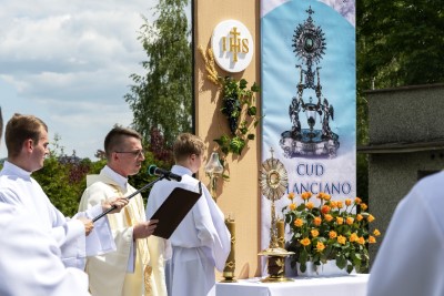 W uroczystość Najświętszego Ciała i Krwi Chrystusa Mszy Świętej w naszej Katedrze przewodniczył ks. proboszcz Krzysztof Gołąbek. Homilię wygłosił ks. Krzysztof Golas - wikariusz katedralny. Po zakończeniu liturgii wyruszyła procesja eucharystyczna do czterech ołtarzy rozmieszczonych wokół Katedry. fot. Joanna Prasoł