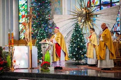 W Niedzielę Świętej Rodziny Mszy Świętej o godz. 12.00 przewodniczył bp Edward Białogłowski. Eucharystię uświetnił śpiewem kolęd Katedralny Chór Chłopięco-Męski Pueri Cantores Resovienses. fot. Paulina Lęcznar