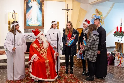 26 grudnia o godz. 12.00 Mszy Świętej w naszej Katedrze przewodniczył Ks. Bp Kazimierz Górny. Podczas Mszy Świętej śpiewał chór katedralny Pueri Cantores Resovienses. Po Mszy Świętej Ksiądz Biskup wraz z chórzystami dzielili się opłatkiem.
fot. Andrzej Kotowicz