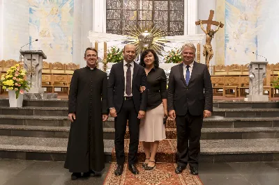 W niedzielę (11 lipca 2021 r.) w naszej Katedrze odbył się pierwszy w tym roku koncert w ramach Podkarpackiego Festiwalu Organowego. Przy organach zasiadł Jesús Sampedro.  Po raz pierwszy w bogatej historii festiwalu usłyszeliśmy artystę z Hiszpanii! Nieczęsto do tej pory zdarzała się także możliwość wysłuchania iberyjskiej muzyki organowej, pełnej temperamentu, zmiennych nastrojów, osobliwej rytmiki i melodyki. Oprócz dzieł hiszpańskich kompozytorów, nasz hiszpański gość wykonał także utwory Johanna Sebastiana Bacha i mistrzów francuskich. Było więc międzynarodowo, wielobarwnie i wielostylistycznie.  Serdecznie gratulujemy! fot. Joanna Prasoł dla Fundacja Promocji Kultury i Sztuki ARS PRO ARTE