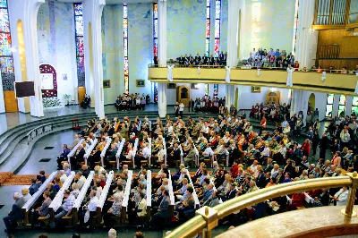 Mszy Świętej przewodniczył ks. Jerzy Buczek. Homilię wygłosił ks. Tomasz Bać. Śpiew prowadził chór Alba Cantans, którym dyrygowała Kornelia Ignas.