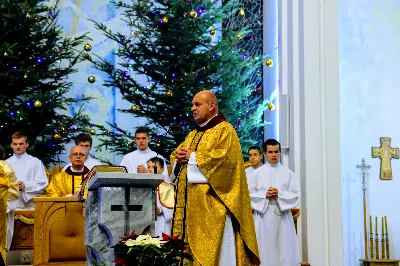 Pasterce w naszej Katedrze przewodniczył Ks. Bp Edward Białogłowski. Czuwanie przed Pasterką prowadziła młodzież z Oazy.
fot. Andrzej Kotowicz