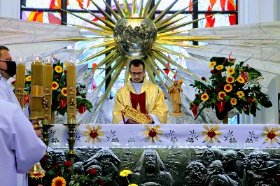 W niedzielę 7 czerwca podczas Mszy Świętej o godz. 12.00 we wspólnocie parafialnej dziękowaliśmy Panu Bogu za 60 lat kapłaństwa ks. inf. Stanisława Maca - pierwszego proboszcza i budowniczego naszej Katedry. fot. Joanna Prasoł, Andrzej Kotowicz