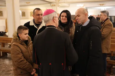 W liturgiczne wspomnienie św. Jana Apostoła (27 grudnia) w katedrze rzeszowskiej celebrowano Eucharystię, której przewodniczył bp Jan Wątroba. Mszę św. koncelebrował abp Edward Nowak, bp Edward Białogłowski, a także ok. 60 kapłanów, którzy wraz z przedstawicielami wspólnot, stowarzyszeń i instytucji modlili się w intencji Biskupa Rzeszowskiego z okazji jego imienin.
Homilię wygłosił ks. Janusz Kosior, proboszcz parafii pw. św. Jadwigi Królowej w Rzeszowie.
Na zakończenie Mszy św. bp Jan Wątroba podziękował za modlitwę i życzenia. 
fot. ks. Jakub Oczkowicz
