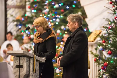 Pasterce w naszej Katedrze przewodniczył bp Jan Wątroba. Czuwanie przed Pasterką prowadziła młodzież naszej parafii. fot. Fotografiarzeszow