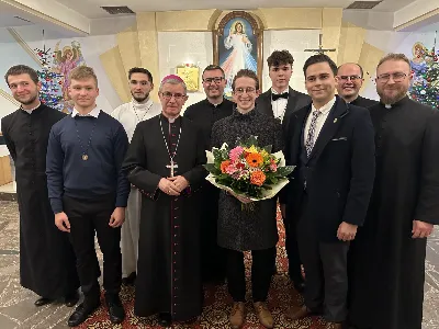 W liturgiczne wspomnienie św. Jana Apostoła (27.12) bp Jan Wątroba przewodniczył Mszy św. w katedrze rzeszowskiej. Eucharystię koncelebrowali abp Edward Nowak, bp Edward Białogłowski, bp Kazimierz Górny, a także ponad 60 kapłanów, którzy wraz z wiernymi modlili się w intencji Biskupa Rzeszowskiego z okazji jego imienin.