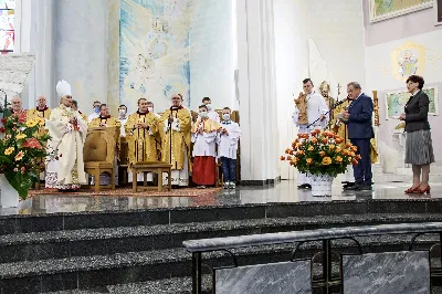 W niedzielę 7 czerwca podczas Mszy Świętej o godz. 12.00 we wspólnocie parafialnej dziękowaliśmy Panu Bogu za 60 lat kapłaństwa ks. inf. Stanisława Maca - pierwszego proboszcza i budowniczego naszej Katedry. fot. Joanna Prasoł, Andrzej Kotowicz