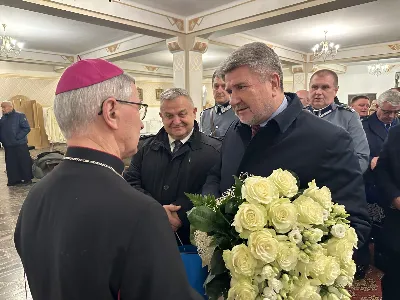 W liturgiczne wspomnienie św. Jana Apostoła (27.12) bp Jan Wątroba przewodniczył Mszy św. w katedrze rzeszowskiej. Eucharystię koncelebrowali abp Edward Nowak, bp Edward Białogłowski, bp Kazimierz Górny, a także ponad 60 kapłanów, którzy wraz z wiernymi modlili się w intencji Biskupa Rzeszowskiego z okazji jego imienin.