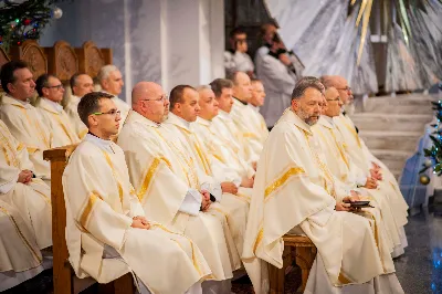 W poniedziałek 27 grudnia 2021 r. w naszej Katedrze duchowni i świeccy modlili się w intencji bpa Jana Wątroby w dniu imienin.  fot. Paulina Lęcznar