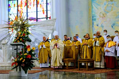 W niedzielę 7 czerwca podczas Mszy Świętej o godz. 12.00 we wspólnocie parafialnej dziękowaliśmy Panu Bogu za 60 lat kapłaństwa ks. inf. Stanisława Maca - pierwszego proboszcza i budowniczego naszej Katedry. fot. Joanna Prasoł, Andrzej Kotowicz