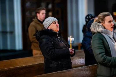 W czwartek (7 grudnia) w wigilię Niepokalanego Poczęcia NMP modliliśmy się śpiewem Akatystu ku czci Bogurodzicy. Śpiew prowadziła Katedralna Schola Liturgiczna pod dyrekcją ks. Juliana Wybrańca. Nabożeństwu przewodniczył ks. Jakub Oczkowicz.
fot. Tomasz Chrobak