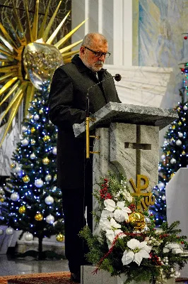 Pasterce w naszej Katedrze przewodniczył ks. Krzysztof Gołąbek - proboszcz.  fot. Andrzej Kotowicz