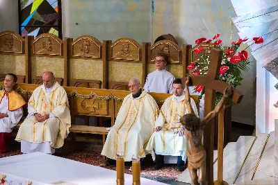 W piątek 28 czerwca obchodziliśmy Uroczystość Najświętszego Serca Pana Jezusa. Jest to nasze święto patronalne złączone z możliwością zyskania odpustu zupełnego. Uroczystej sumie odpustowej przewodniczył bp Edward Białogłowski. Kaznodzieją odpustowym był ks. dr Łukasz Hendzel. fot.: www.facebook.com/Fotografiarzeszow https://fotografiarzeszow.com.pl/