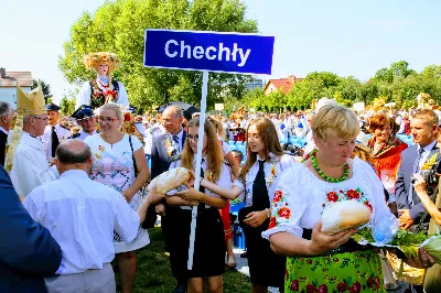 W niedzielę 25.08.2019 r. przy Katedrze Rzeszowskiej odbyły się Dożynki Diecezjalne. Do Parku Papieskiego przyjechało 73 delegacje z wieńcami dożynkowymi. fot. Andrzej Kotowicz