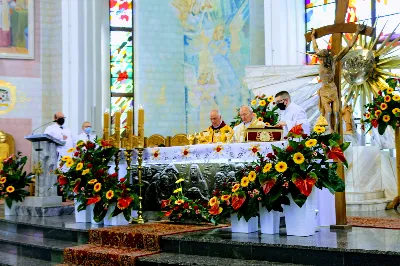 W niedzielę 7 czerwca podczas Mszy Świętej o godz. 12.00 we wspólnocie parafialnej dziękowaliśmy Panu Bogu za 60 lat kapłaństwa ks. inf. Stanisława Maca - pierwszego proboszcza i budowniczego naszej Katedry. fot. Joanna Prasoł, Andrzej Kotowicz