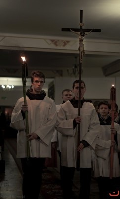 W piątek 24.03.2017 r. o godz. 20.00 wyruszyliśmy na Drogę Krzyżową do Parku Papieskiego.  fot. Michał Kurecki Fotografia