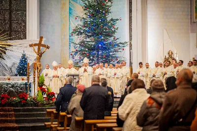 W poniedziałek 27 grudnia 2021 r. w naszej Katedrze duchowni i świeccy modlili się w intencji bpa Jana Wątroby w dniu imienin.  fot. Paulina Lęcznar