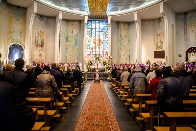 W czwartek 5 listopada o godz. 11.00 Mszą Świętą pogrzebową pożegnaliśmy śp. ks. inf. Stanisława Maca - pierwszego proboszcza i budowniczego Rzeszowskiej Katedry, byłego prepozyta Kapituły Katedralnej i długoletniego dziekana dekanatu Rzeszów – Katedra.  Mszy Świętej przewodniczył bp Jan Wątroba, homilię wygłosił ks. Stanisław Potera. W koncelebrze uczestniczył bp Stanisław Jamrozek - biskup pomocniczy przemyski i ok. 50 księży. fot. Dariusz Kamiński Fotografiarzeszow