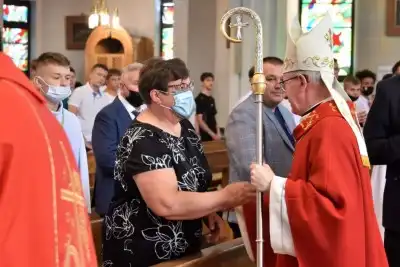 W niedzielę 7 czerwca podczas Mszy Świętej o godz. 12.00 we wspólnocie parafialnej dziękowaliśmy Panu Bogu za 60 lat kapłaństwa ks. inf. Stanisława Maca - pierwszego proboszcza i budowniczego naszej Katedry. fot. Joanna Prasoł, Andrzej Kotowicz