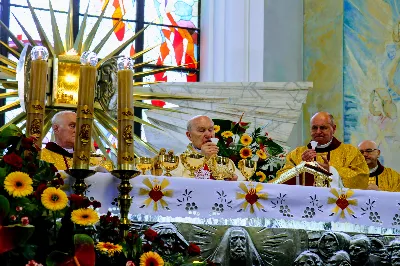 W niedzielę 7 czerwca podczas Mszy Świętej o godz. 12.00 we wspólnocie parafialnej dziękowaliśmy Panu Bogu za 60 lat kapłaństwa ks. inf. Stanisława Maca - pierwszego proboszcza i budowniczego naszej Katedry. fot. Joanna Prasoł, Andrzej Kotowicz