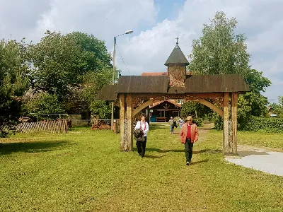 W sobotę 19 maja członkowie Stowarzyszenia Przyjaciół WSD Rzeszów wraz z opiekunem ks. Julianem wybrali się na pielgrzymkę do Tropia i Zabawy. Tropie to miejscowość związana z pierwszymi polskimi świętymi: św. Świeradem i św. Benedyktem. Natomiast w Zabawie uczciliśmy patronkę naszej diecezji bł. Karolinę.