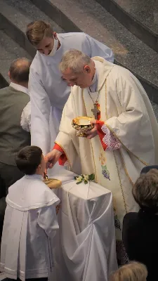 W piątek 19 czerwca świętowaliśmy Uroczystość Najświętszego Serca Pana Jezusa - odpust w naszej Katedrze. Kaznodzieją odpustowym był ks. Rafał Brej - wikariusz katedralny w latach 2004-2007, a obecnie dyrektor Ośrodka Rekolekcyjnego w Lipinkach. Uroczystej Mszy Świętej o godz. 18.00 przewodniczył bp Stanisław Jamrozek, który także wygłosił homilię. fot. Małgorzata Ryndak