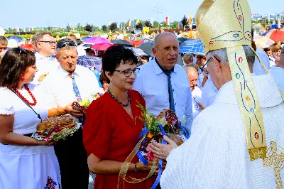 W niedzielę 25.08.2019 r. przy Katedrze Rzeszowskiej odbyły się Dożynki Diecezjalne. Do Parku Papieskiego przyjechało 73 delegacje z wieńcami dożynkowymi. fot. Andrzej Kotowicz