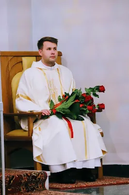 W sobotnie południe 67 naszych młodych parafian przyjęło sakrament bierzmowania. Po dwóch latach przygotowań wyrazili przed bpem Janem Wątrobą swoje pragnienie świadczenia o wierze i życia według jej zasad. Jako motto ich wzrostu w dojrzałości chrześcijańskiej Ksiądz Biskup zaproponował słowa św. Piotra: "Trzeba słuchać bardziej Boga niż ludzi".
Fot. Piotr Reszko i Katarzyna Franiszyn-Luciano
