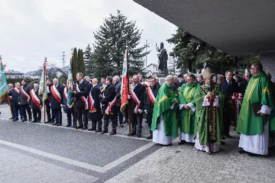 W 42. rocznicę Porozumień Rzeszowsko-Ustrzyckich o godz. 13.30 (19 lutego 2023 r.) w Katedrze Rzeszowskiej odbyła się uroczysta Msza Święta, której przewodniczył ks. bp. Leszek Leszkiewicz – duszpasterz rolników. Niedzielna uroczystość zorganizowana została przez Niezależny Samorządny Związek Zawodowy Rolników Indywidualnych „Solidarność” oraz Duszpasterstwo Rolników. Wydarzenie zostało objęte Honorowym Patronatem prezydenta Rzeczypospolitej Polskiej  Andrzeja Dudy.
Po Eucharystii uczestnicy spotkania złożyli kwiaty przed tablicą pamięci ks. abp. Ignacego Tokarczuka oraz pomnikiem św. Jana Pawła II.