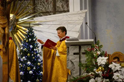 Pasterce w naszej Katedrze przewodniczył ks. Krzysztof Gołąbek - proboszcz.  fot. Andrzej Kotowicz