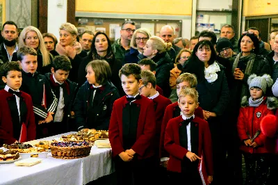 26 grudnia o godz. 12.00 Mszy Świętej w naszej Katedrze przewodniczył Ks. Bp Kazimierz Górny. Podczas Mszy Świętej śpiewał chór katedralny Pueri Cantores Resovienses. Po Mszy Świętej Ksiądz Biskup wraz z chórzystami dzielili się opłatkiem.
fot. Andrzej Kotowicz