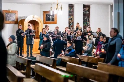 W czwartek (7 grudnia) w wigilię Niepokalanego Poczęcia NMP modliliśmy się śpiewem Akatystu ku czci Bogurodzicy. Śpiew prowadziła Katedralna Schola Liturgiczna pod dyrekcją ks. Juliana Wybrańca. Nabożeństwu przewodniczył ks. Jakub Oczkowicz.
fot. Tomasz Chrobak