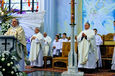 Mszy Świętej przewodniczył ks. Jerzy Buczek. Homilię wygłosił ks. Tomasz Bać. Śpiew prowadził chór Alba Cantans, którym dyrygowała Kornelia Ignas.