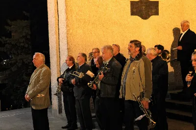 Mszy Świętej przewodniczył i homilię wygłosił ks. Piotr Fortuna - proboszcz parafii Matysówka. Liturgię oraz Różaniec przygotowały ss. Serafitki oraz ss. Felicjanki. fot. Andrzej Kotowicz