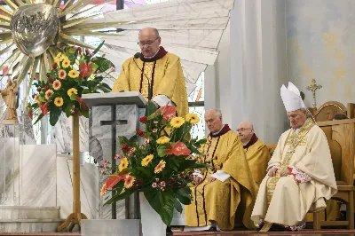 W niedzielę 7 czerwca podczas Mszy Świętej o godz. 12.00 we wspólnocie parafialnej dziękowaliśmy Panu Bogu za 60 lat kapłaństwa ks. inf. Stanisława Maca - pierwszego proboszcza i budowniczego naszej Katedry. fot. Joanna Prasoł, Andrzej Kotowicz